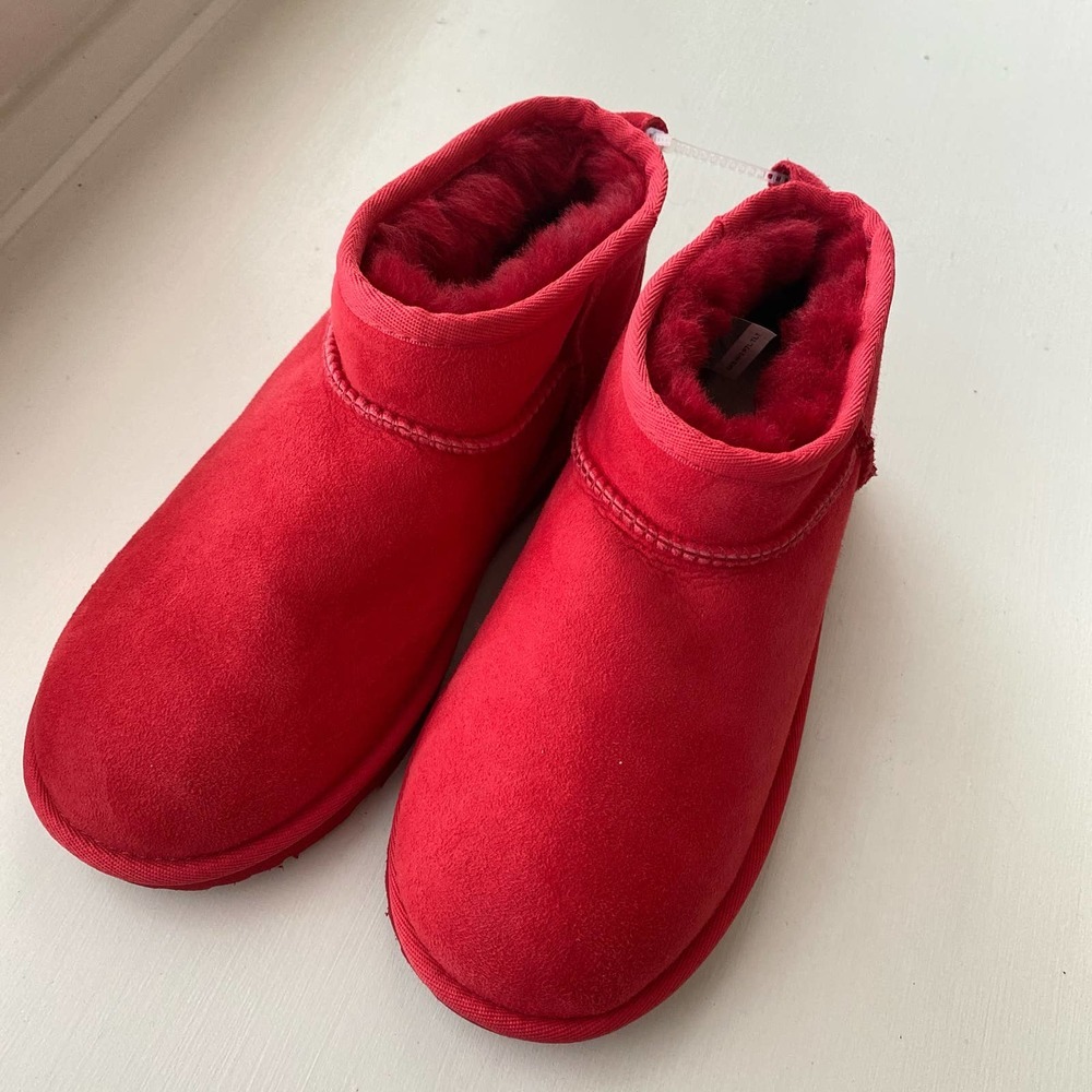 NWOT UGG Classic Kids Ultra Mini, Red, size 5 - Picture 6 of 14